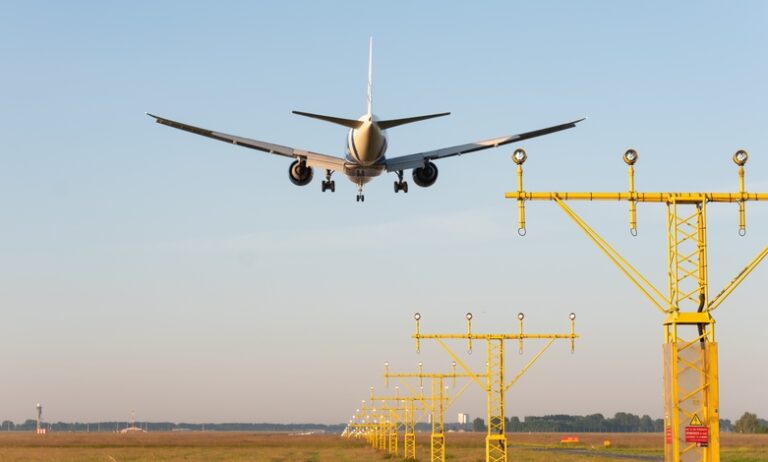 Schiphol movements cap put on hold