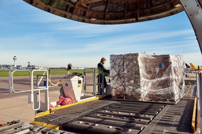 Schiphol Airport plans drastic fee hike