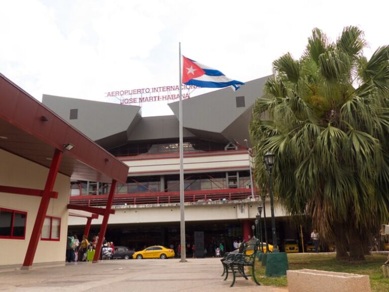 Cuba’s airports go dark