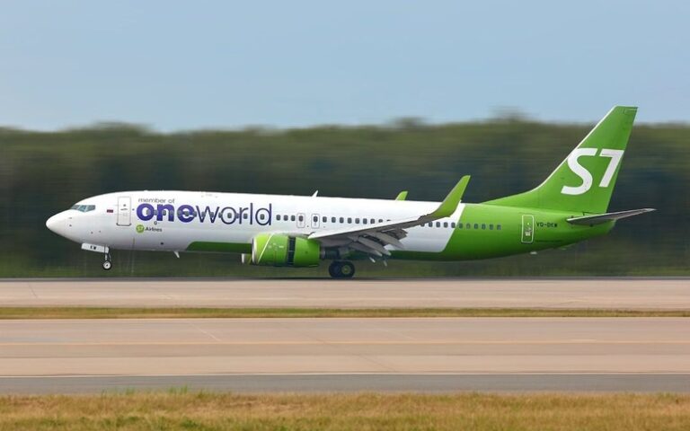 Russia keeps grounding aircraft